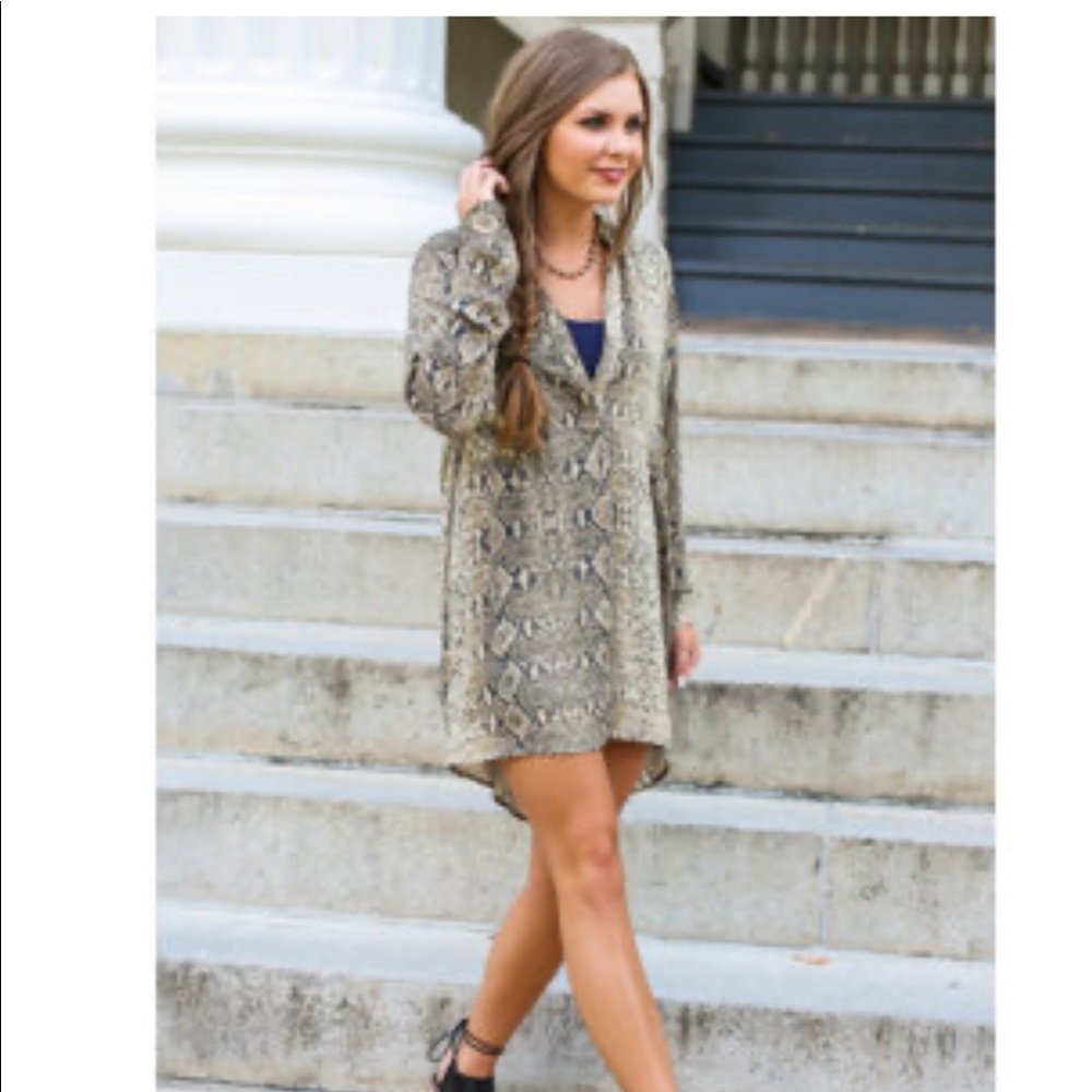 ISO Brand name or anyone selling this dress :)